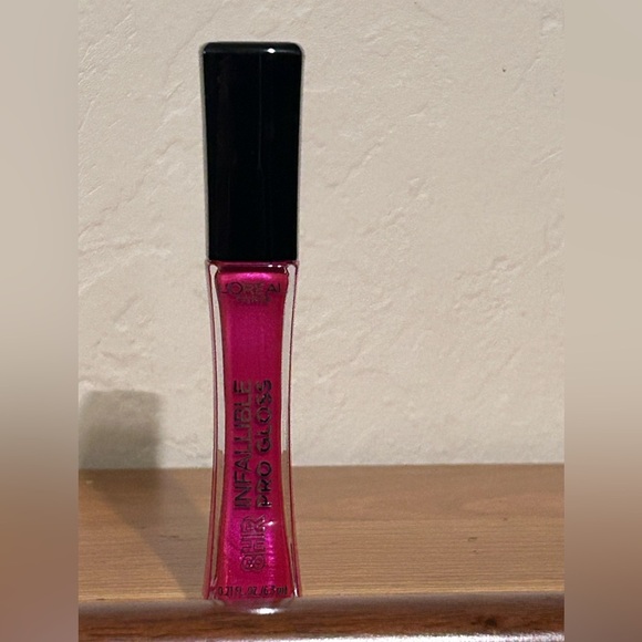 L’Oreal Paris Pink Infallible 8 Hour Hydrating Lip Gloss. Brand New. - Picture 2 of 5
